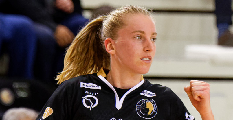 Франция. Левая крайняя сборной Чехии Вероника Мала продлила контракт с "Пари-92"