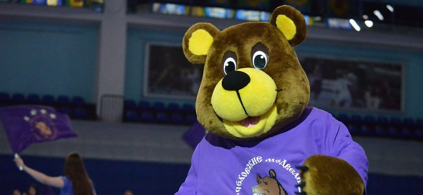 Olimpbet Суперлига. Талисман Миша обменяется новогодними поздравлениями с юными болельщиками