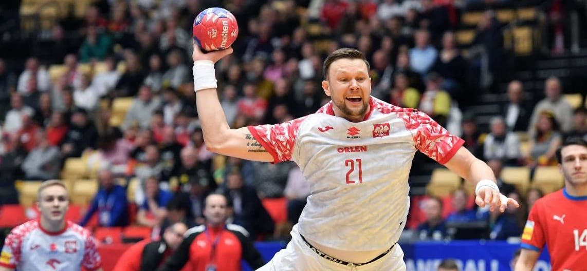 Линейный Камиль Сыпшак попал под санкции Федерации гандбола Польши за то, что покинул сборную во время чемпионата мира