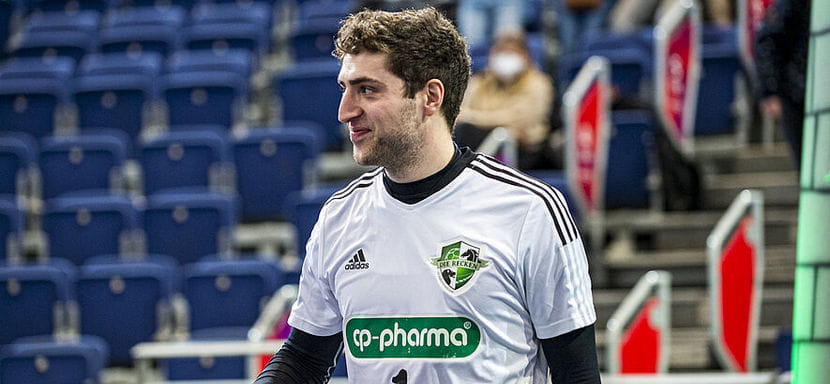 Бундеслига. Голкипер сборной Италии Доменико Эбнер остается в "Ганновере". Словенец Урбан Лесяк летом покинет команду