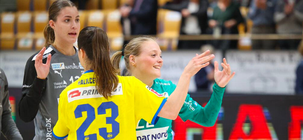 Дания. Левая крайняя Лерке Нольсе Педерсен вернулась в игру через 8 недель после родов: "В перерыве пришлось кормить ребёнка грудью"