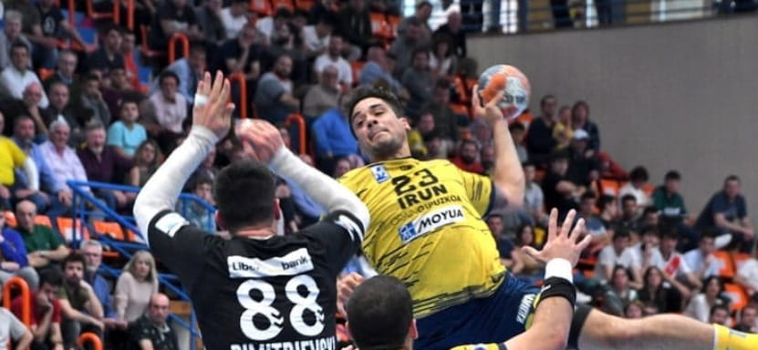 Испания. "Бидасоа" в домашнем матче переиграла "Уэску"