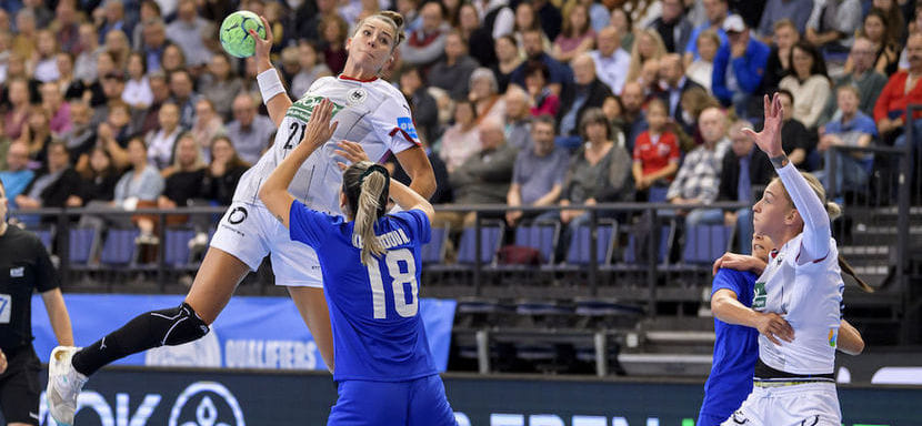 ЧЕ-2022. Эмили Бельк: "В сборной Беларуси есть гандболистки с опытом игры в Лиге чемпионов. Они выступают на более высоком уровне, чем гречанки"