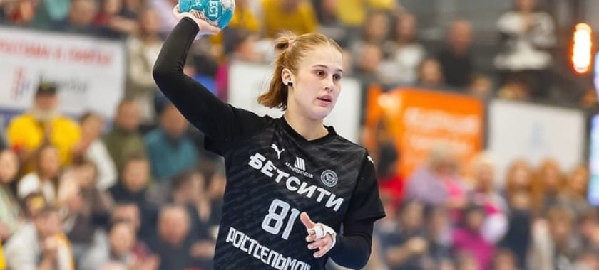 "Были мысли о повреждении передней крестообразной связки и боковых связок колена". Врач "Ростова" рассказал о состоянии Дарьи Стаценко