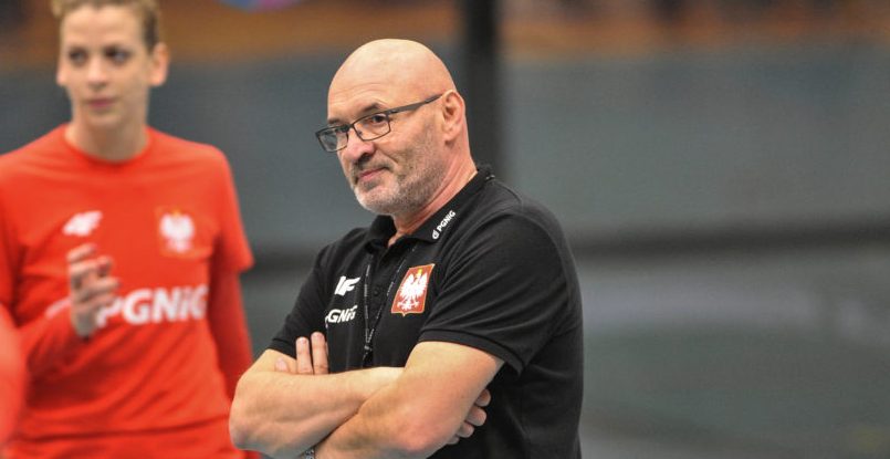 Гандбольный союз Польши уволил главного тренера женской сборной Лешека Кровицкого. Причина — неудовлетворительные результаты