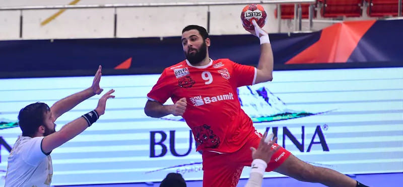 Румыния. Правый полусредний сборной Туниса и бухарестского "Динамо" Амин Баннур травмирован и пропустит около шести недель