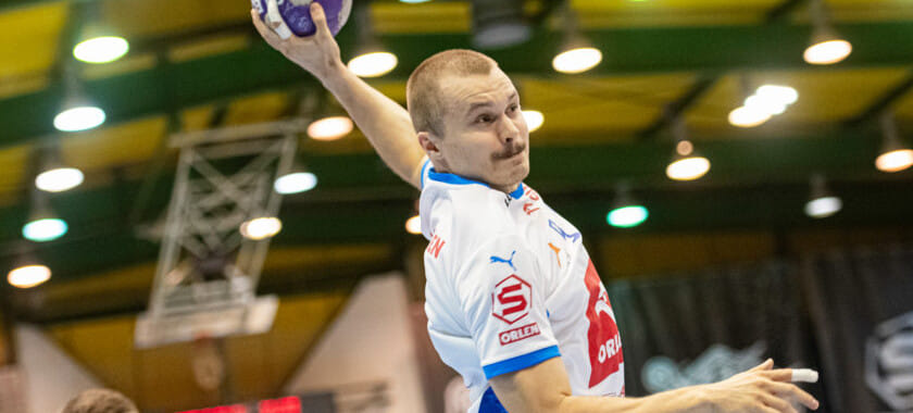 Два гола Сергея Марка Косоротова помогли его "Висле" разгромить "Пётрковянина", "Квидзынь" обыграл "Заглембе" в чемпионате Польши