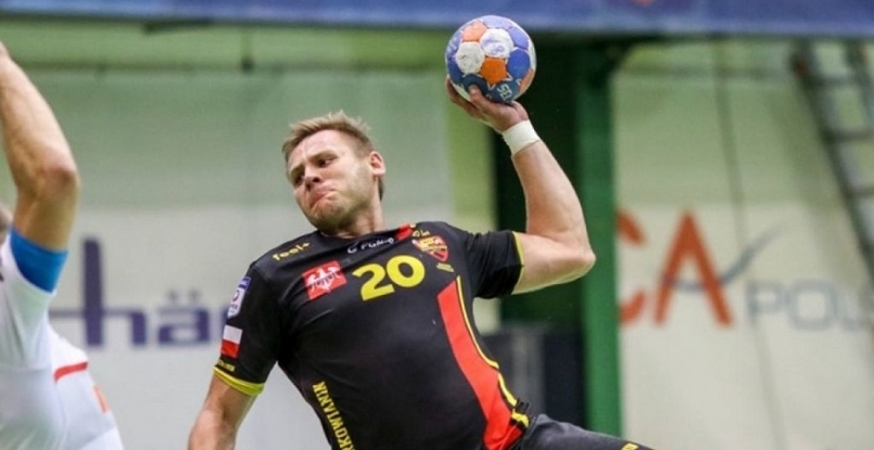 Польша. "Пиотрковянин" объявил об уходе правого крайнего Марцина Шопы и полусреднего Бартоша Настая