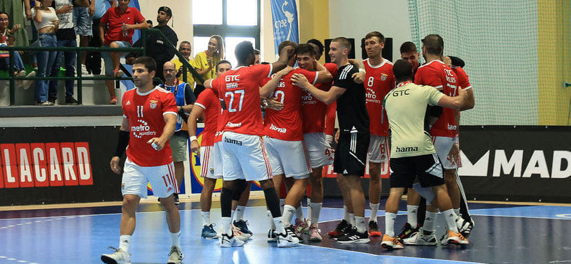 Португалия. Первая в сезоне битва между "Бенфикой" и "Порту" завершилась непростой победой "орлов" и выходом команды в финал Суперкубка