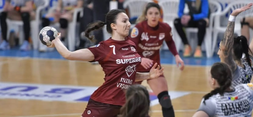 Трансферный слух. Полусредняя сборной Румынии Элиза Бучески сменит "Рапид" на "Бухарест"