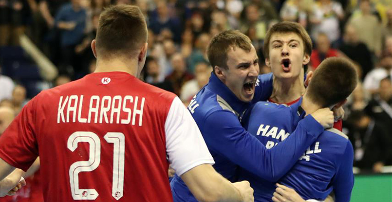 "Помните, что за вами Россия. Здоровья, удачи и крепкой хватки мяча". Посол Российской Федерации в Германии провел встречу со сборной