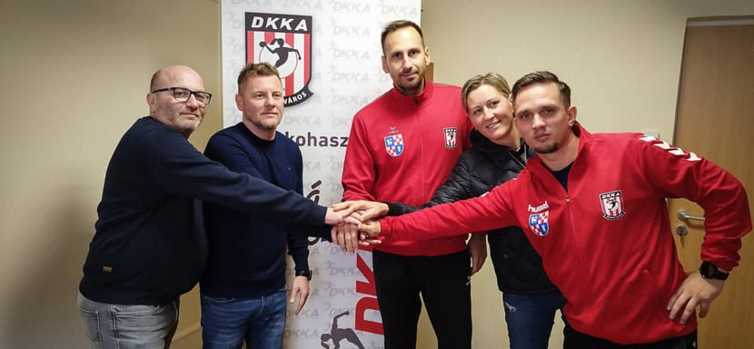 Венгрия. Тамаш Рапатьи покинул пост главного тренера "Дунауйвароша". Его заменил у руля команда Роберт Паиц