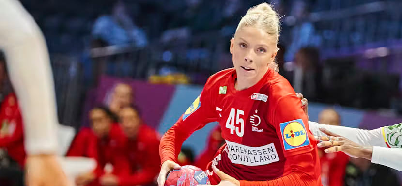 Женская сборная Дании одержала крупную победу над командой Чехии в заключительном матче 5-го тура EHF Euro Cup