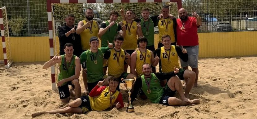 Команды из Павловской стали чемпионами Краснодарского края по пляжному гандболу