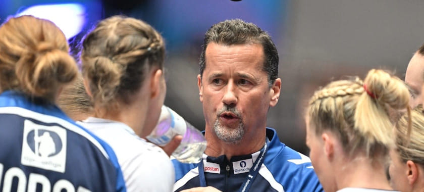 Уле Густав Йекстад — третий в истории тренер после Игоря Турчина и Евгения Трефилова, побеждавший на чемпионате мира и в Лиге (Кубке) чемпионов