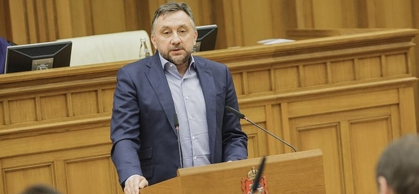 Глава областной федерации Олег Жолобов: "В Звенигороде Дворец спорта ждёт реконструкция. Это серьёзная программа и серьёзные деньги"