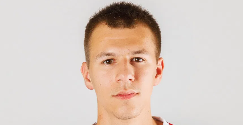 Суперлига. "Таганрог"-ЮФУ продлил сотрудничество с левым крайним Дмитрием Ильичевым