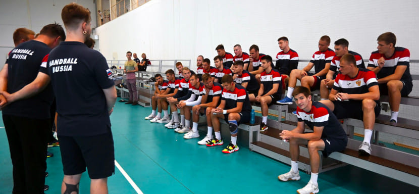 Что там, за "Горизонтом"? "Будущее в сборной есть у всех, только надо цепляться за него, работать!"