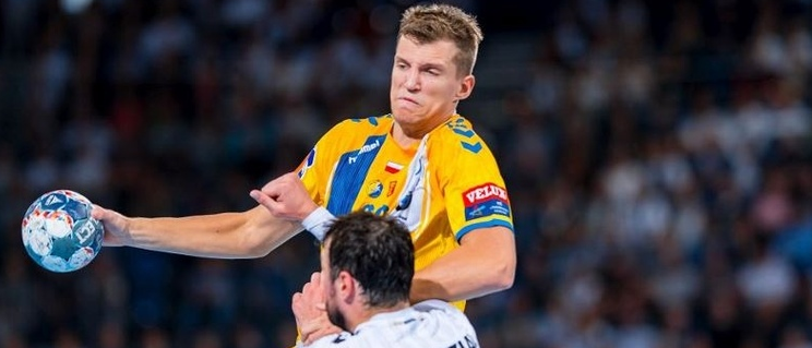 Лига чемпионов. Гол белорусского полусреднего "Виве" Владислава Кулеша — в пятерке лучших в первом туре