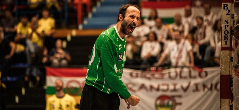 Победитель Лиги чемпионов в составе "Барселоны" голкипер Лео Масьель продлил контракт с испанским клубом "Бидасоа"