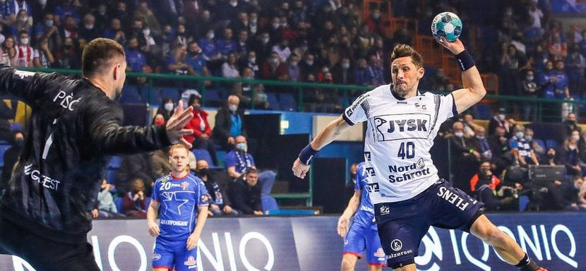 Бундеслига. 40-летний исландский полусредний "Фленсбурга" Александр Петерссон пропустит несколько недель из-за травмы