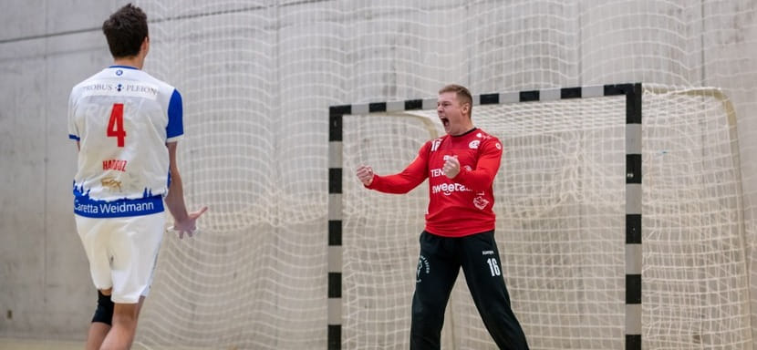 Белорусский голкипер Вячеслав Солдатенко расстался со швейцарской "Амицитией". Он продолжит карьеру в катарском "Аль-Ахли"