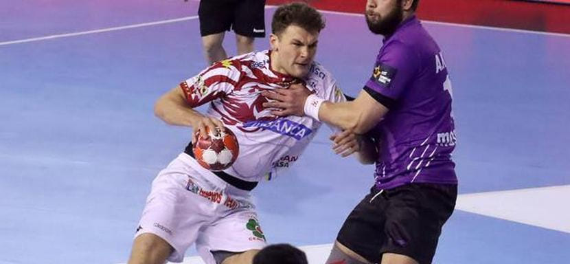 Испанско-российский левый полусредний Олег Киселев покидает "Адемар". 23-летний гандболист продолжит карьеру в "Логроньо"