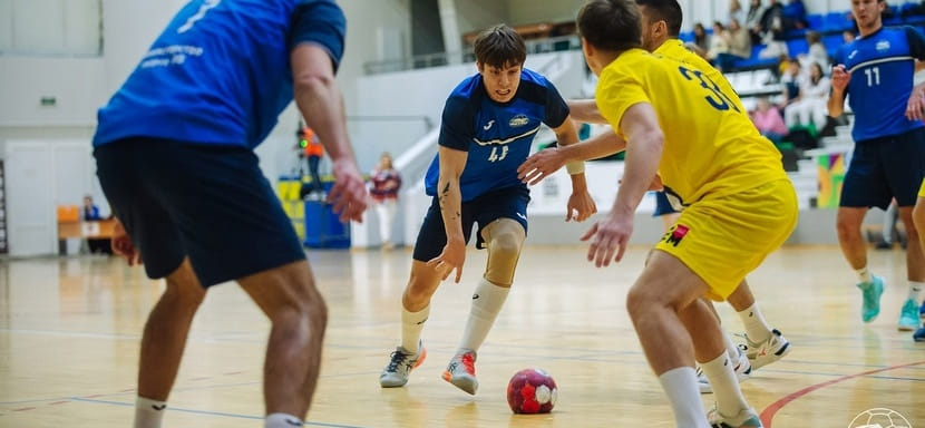 Olimpbet Суперлига. Полусредний Максим Петров расстался с уфимским "Акбузатом"