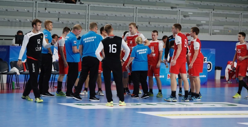 Сергей Кленов: "Бывает, приедет игрок на сбор — и видно, что дома он только пирожки ел"