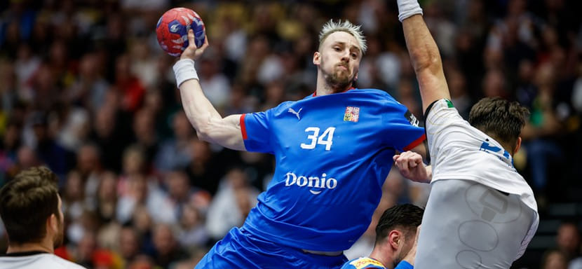 Левый полусредний сборной Чехии Доминик Солак после чемпионата Европы-2026 присоединится к "Айзенаху"