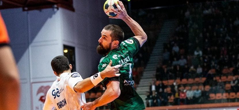 Франция. 35-летний линейный Реми Салу возобновил карьеру и поможет "Ниму" в оставшейся части сезона