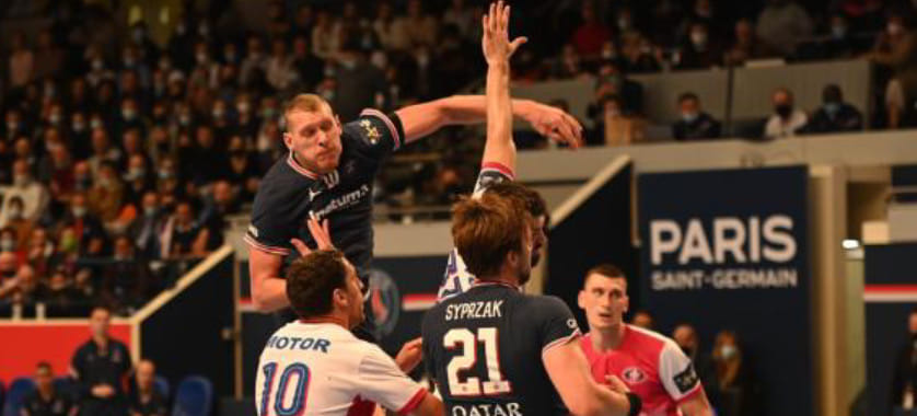 Лига чемпионов. Матч "Мотор" — "ПСЖ" в четверг под угрозой срыва. Парижане предлагают встретиться на нейтральной площадке