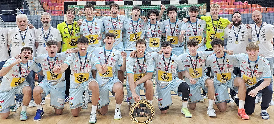 Испанцы снова первые, исландцы были близки к золоту. Итоги Открытого юношеского Евро-2025