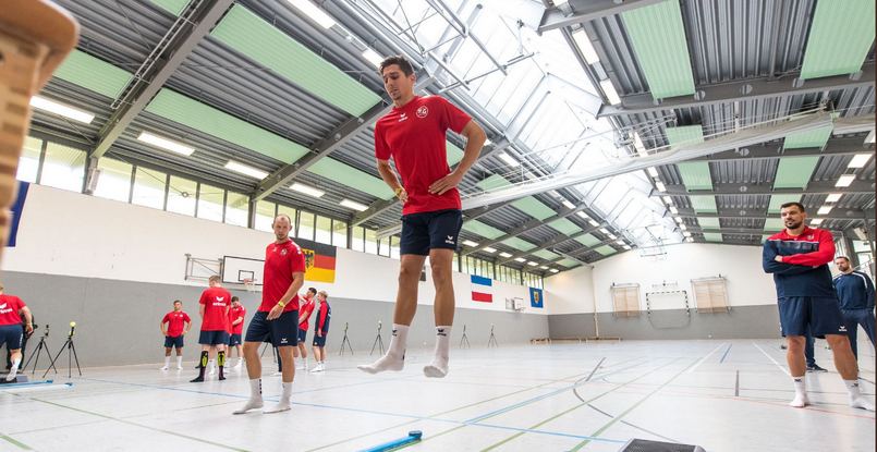 Германия. Чемпион бундеслиги "Фленсбург" вышел из отпуска