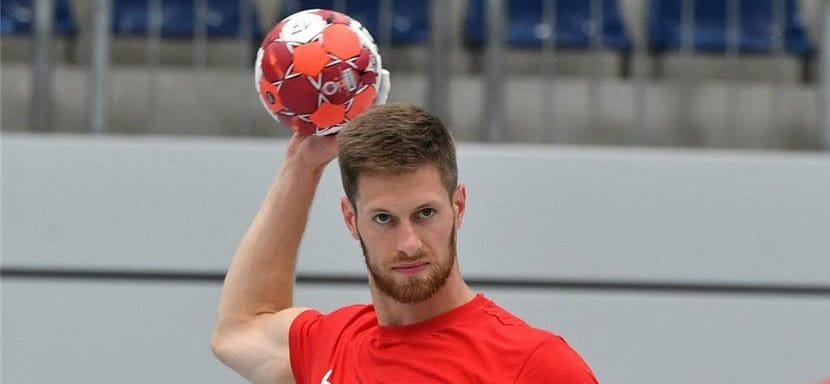 Бундеслига. Двукратный обладатель Кубка ЕГФ левый полусредний Даниэль Фонтейн покинул "Бергиш"