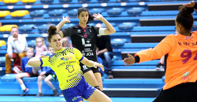 Франция. Левая крайняя Альено Сюрмели продолжит карьеру в "Тулоне"