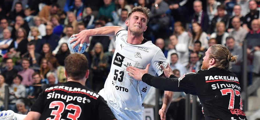 "Киль" в гостях одолел "Эрланген" в стартовом туре мужского чемпионата Германии. Эмиль Мадсен забросил 8 мячей