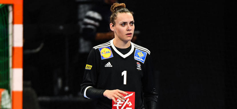 "Бухарест" не спешит переводить 42 тысячи евро "Дьёру" за трансферы Крины Пинти и Лоры Глозе. Венгры пока не рассчитались за Иветт Брох