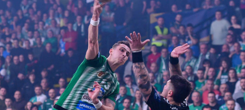 Балканы. "Еврофарм Пелистер" Дениса Васильева оказался сильнее "Вардара" в главном дерби Северной Македонии, хотя к перерыву уступал в счёте