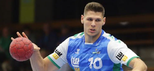 Бундеслига. Игрок сборной Германии Себастьян Хайманн получил травму колена в матче против "Гамбурга"