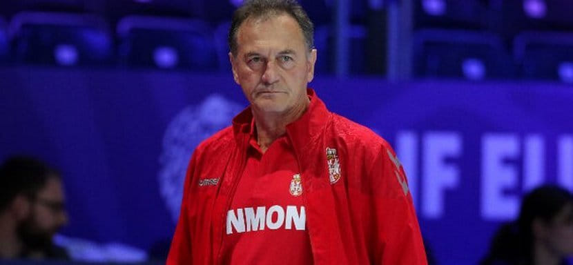 Бывший рулевой мужской и женской сборных Сербии Любомир Обрадович покинул пост главного тренера "Наисы"