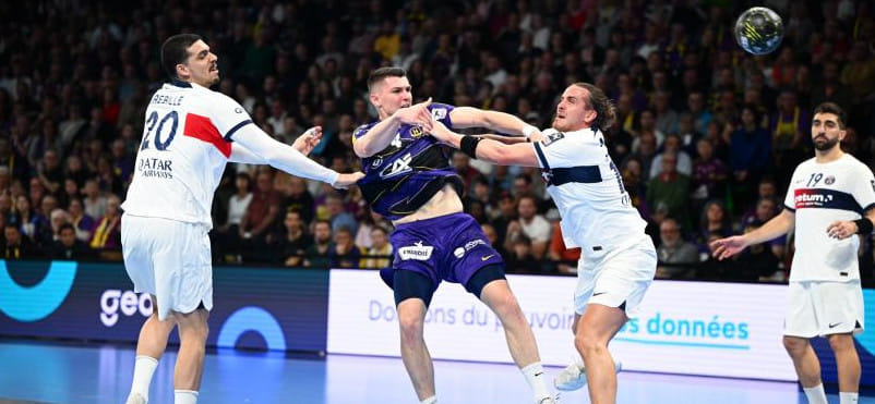 Франция. Лидер чемпионата страны "ПСЖ" сенсационно уступил "Нанту". Парижан не спасли 11 голов Элоима Пранди