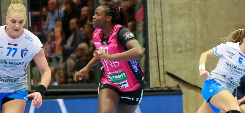 Лига чемпионов. "Кристиансанд" Вяхиревой нанёс первое поражение в турнире "Бухаресту" Судаковой. "Мец" Масловой разгромил "Локомотиву"