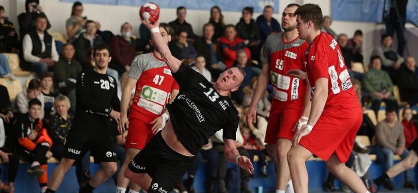 Olimpbet Суперлига. Роман Столяров: "Двузначный запас в счете, как мы надеемся, должен помочь "Неве" в ответной игре с "казаками"