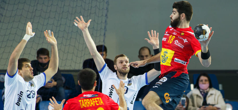 Рождественский турнир. Сборная Испании-В почти двое суток не может добраться из Москвы в Мадрид. Подводят погодные условия