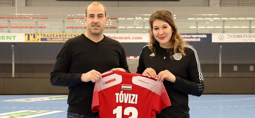 Венгрия. "Дебрецен" белоруски Карины Ежиковой продлил контракт с линейной Петрой Товизи