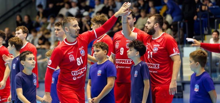 ПЛЕР одержал уверенную домашнюю победу над "Дьёром" в мужском чемпионате Венгрии. Грегор Оцвирк забросил 12 мячей