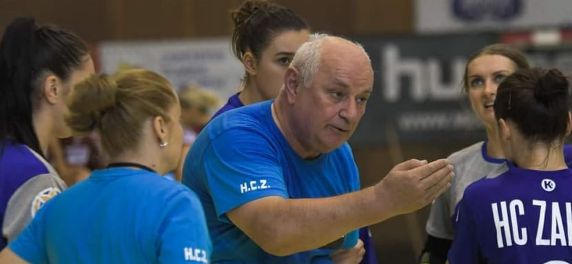 Румыния. Наставник "Залэу" Георге Тадич стал участником очередного скандала. В матче с "Вылчей" он грубо дернул за руку Габриэлу Врабие (ВИДЕО)