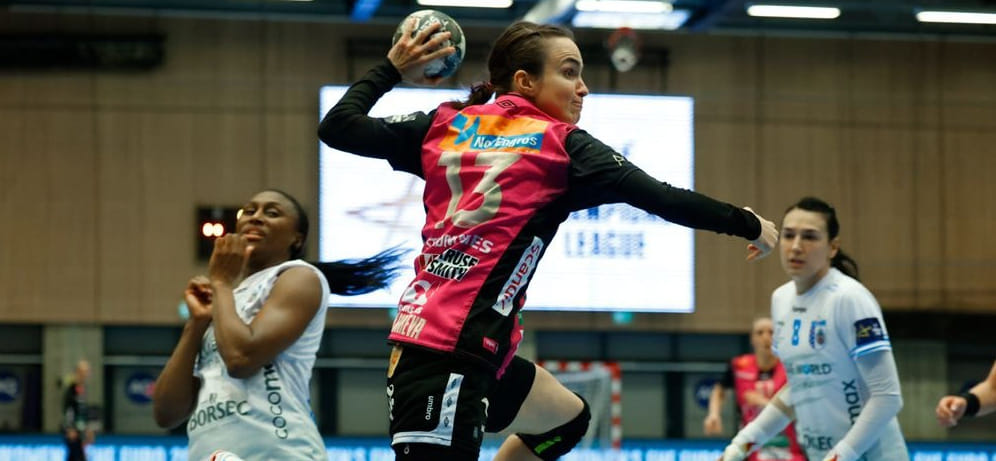 Лига чемпионов. Анна Вяхирева и Валерия Маслова возглавляют список лучших бомбардиров турнира после первых матчей 1/4 финала