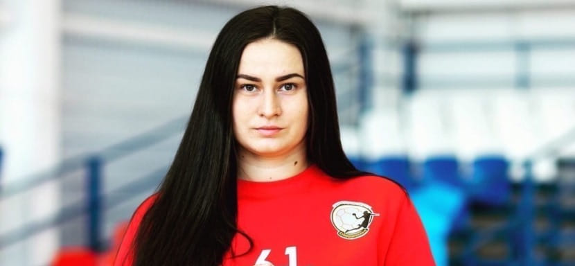 Играющий тренер вратарей "Ставрополья" Марина Гуторова: "Хочется, чтобы они слушали мои подсказки"